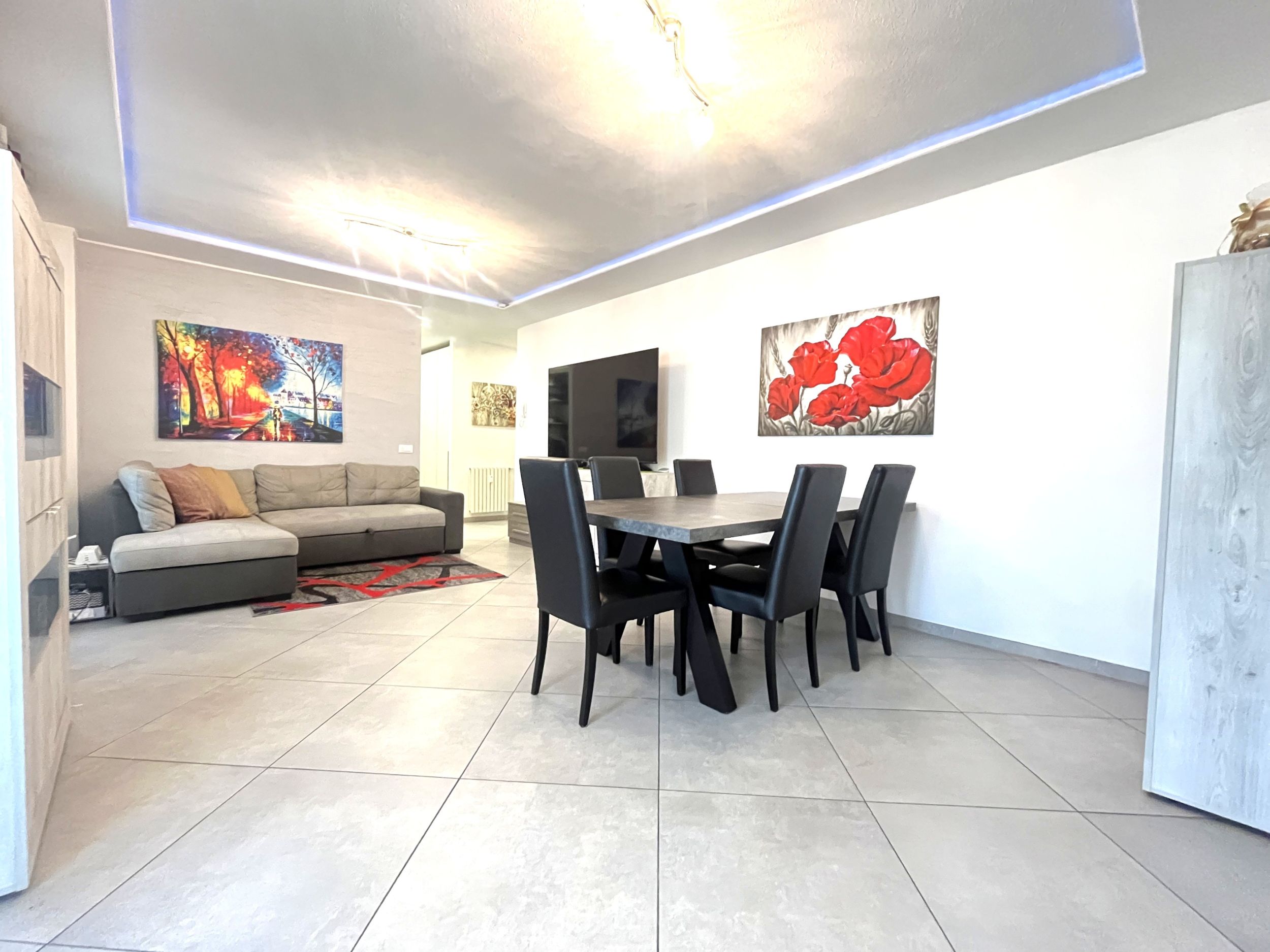 Ampio Pentalocale con cucina separata, doppi servizi e Posti Auto